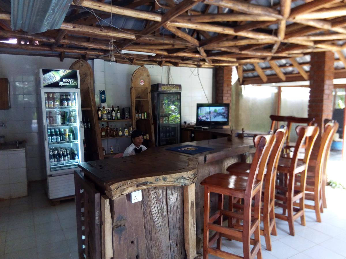 Neneu Hotel Moshi Extérieur photo