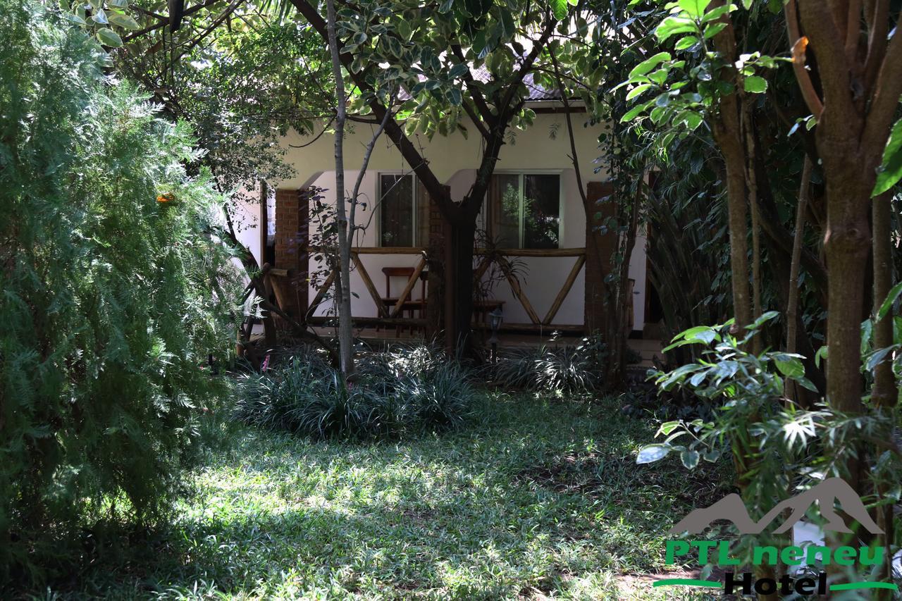 Neneu Hotel Moshi Extérieur photo