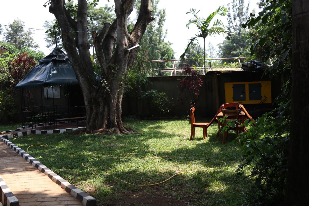 Neneu Hotel Moshi Extérieur photo