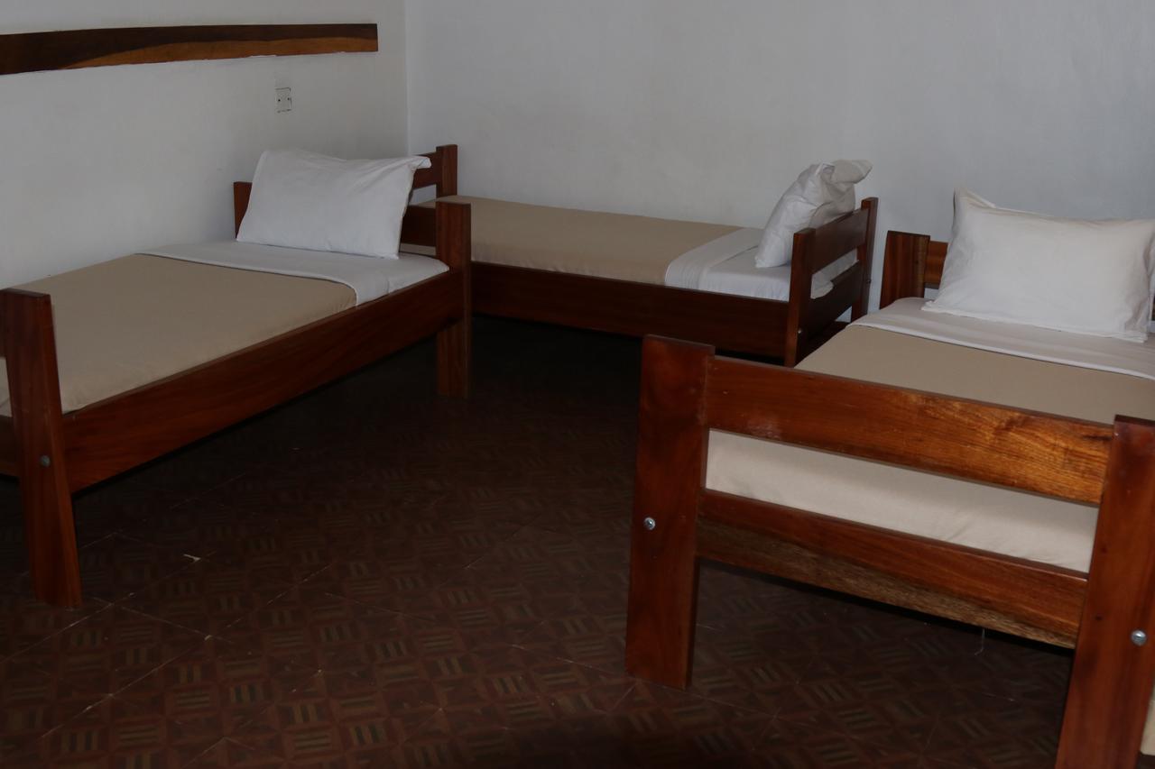 Neneu Hotel Moshi Extérieur photo