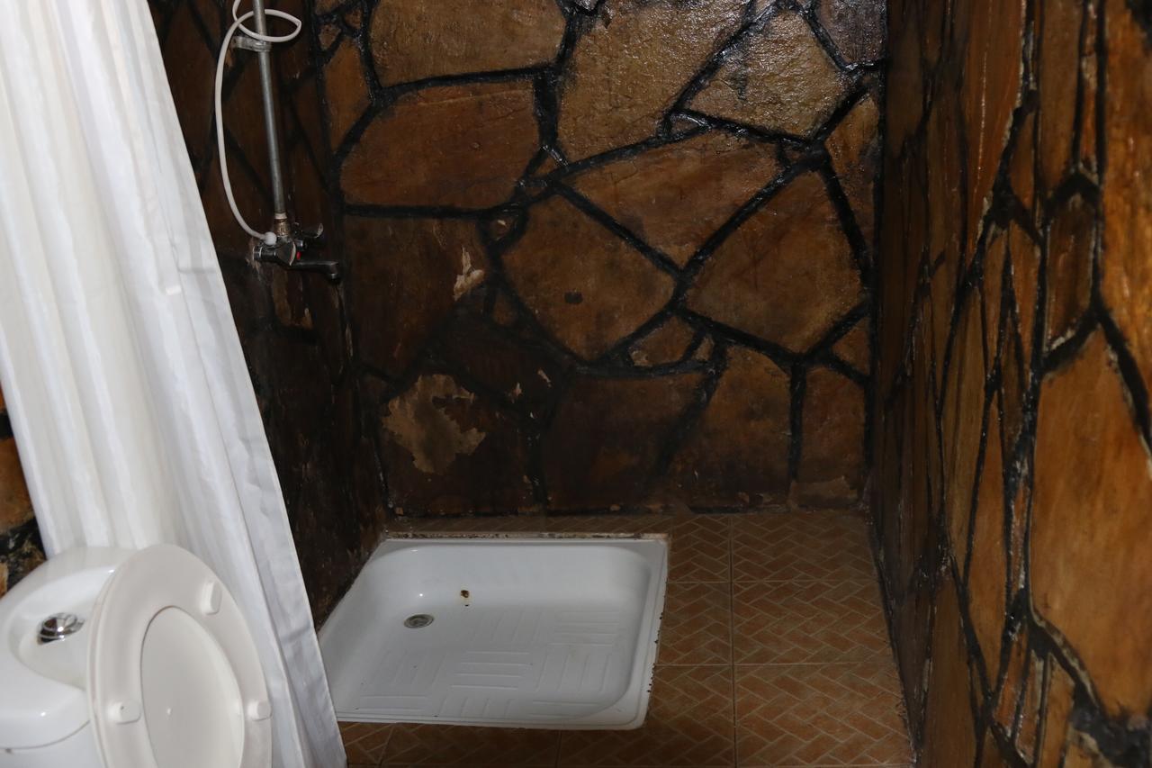 Neneu Hotel Moshi Extérieur photo