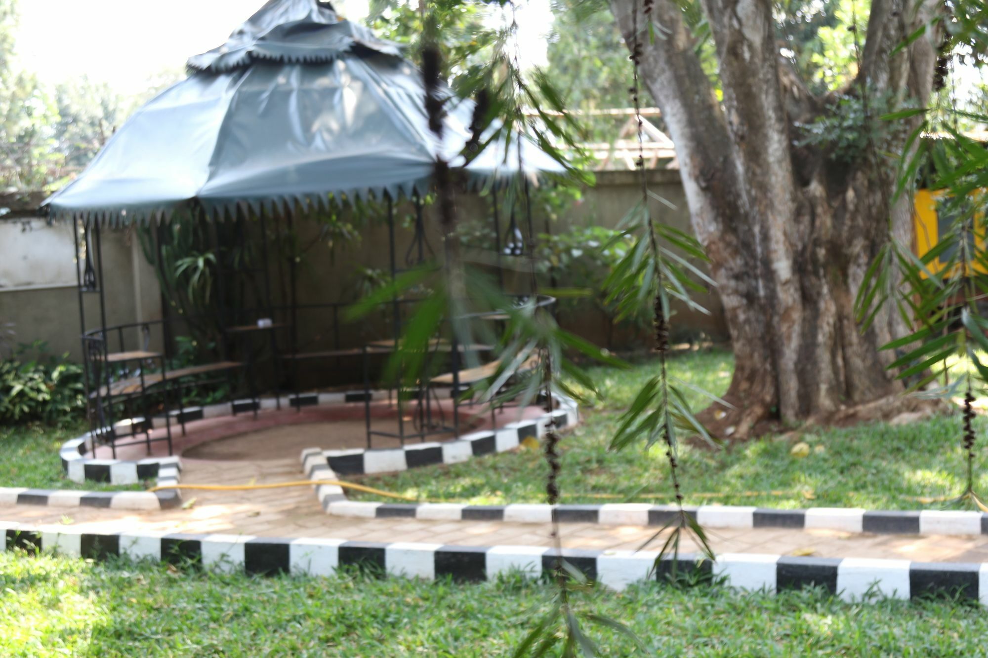 Neneu Hotel Moshi Extérieur photo