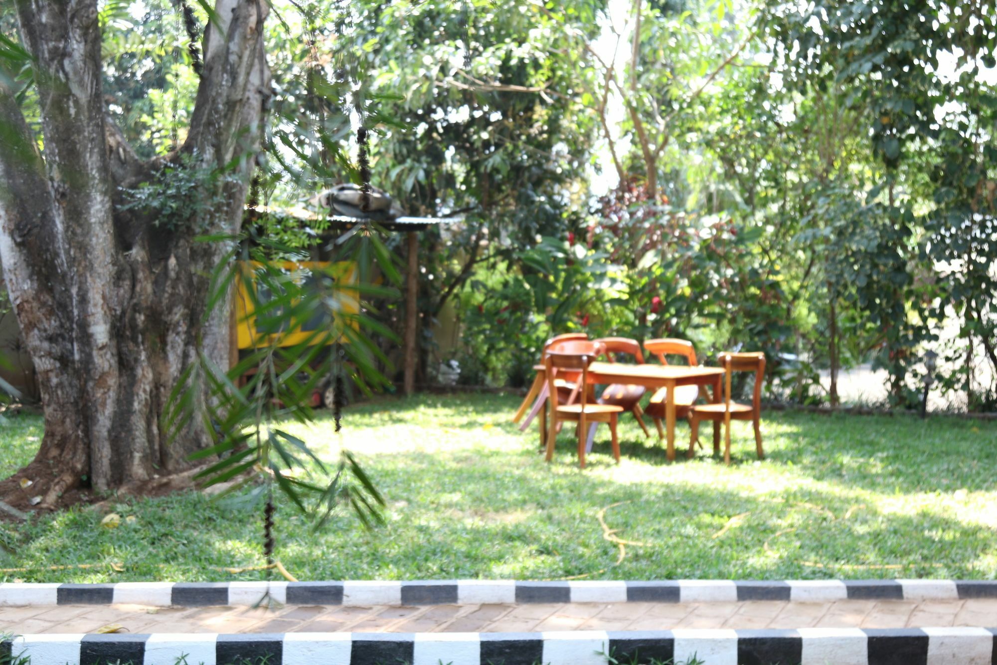 Neneu Hotel Moshi Extérieur photo